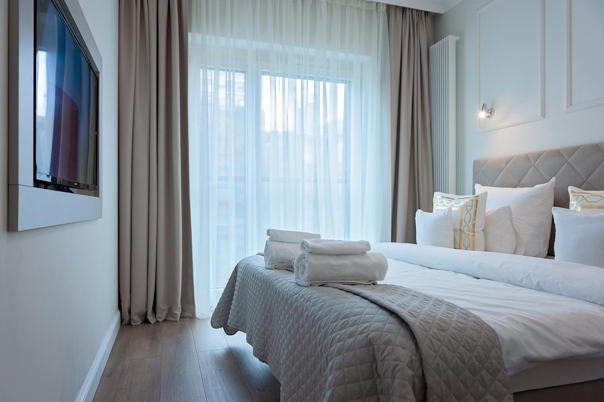 Mennica Residence Patronus Apartments Варшава Экстерьер фото