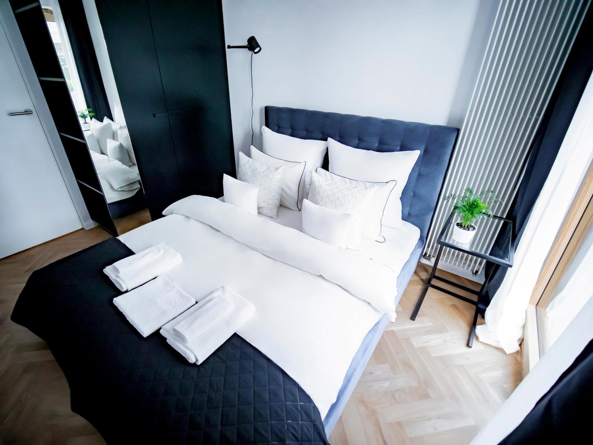Mennica Residence Patronus Apartments Варшава Экстерьер фото