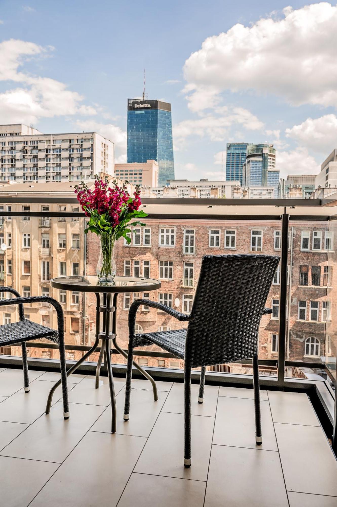 Mennica Residence Patronus Apartments Варшава Экстерьер фото